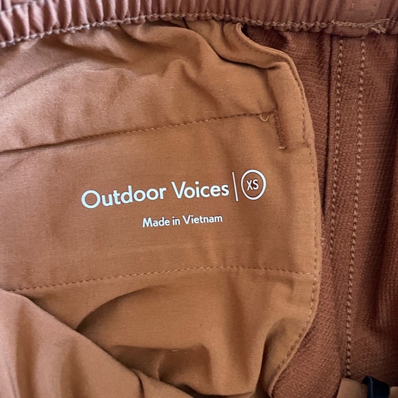 Outdoor Voices Zephyr Cropped Athletic Pant - Picture 3 of 3